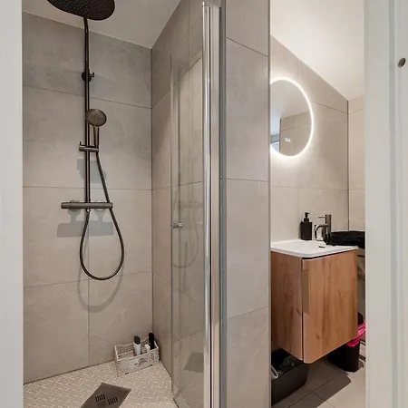 Apartment In Heart Of *